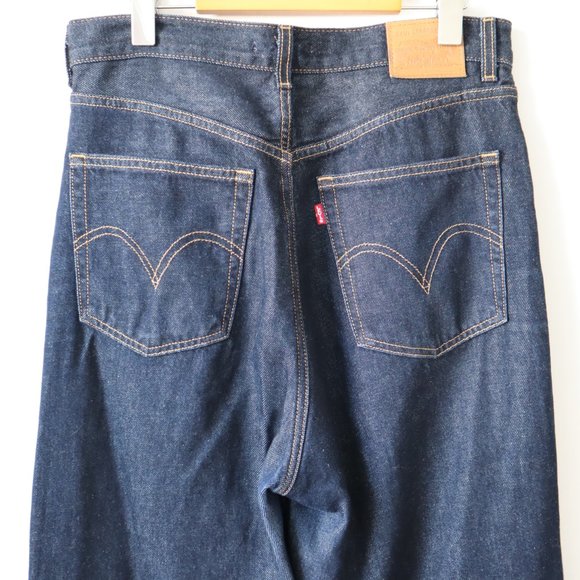 Levi's High Loose Dark Wash Cropped Jeans, Size 29 - Picture 5 of 10